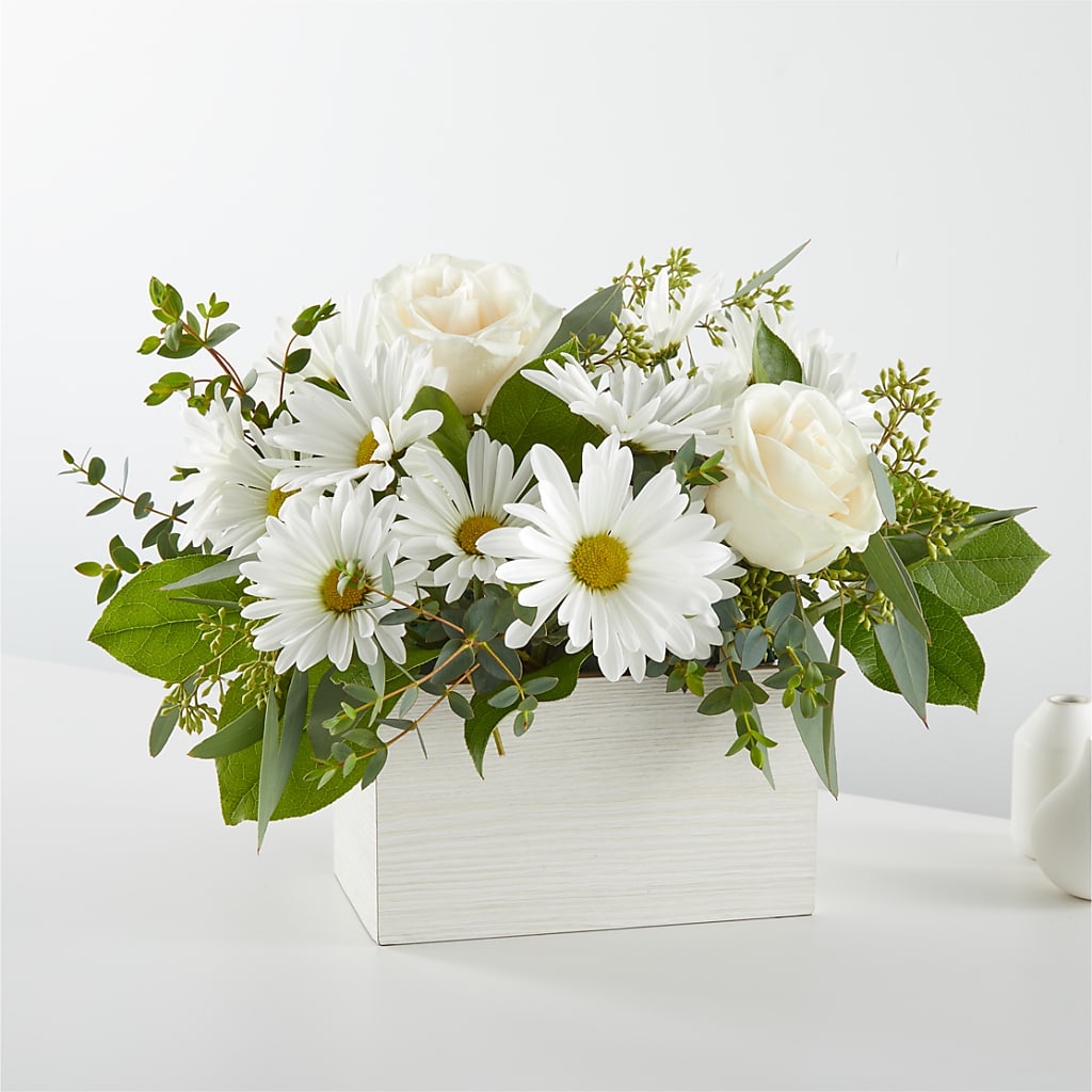 Fresh Linen Box Bouquet – The Flower House, Eunice LA