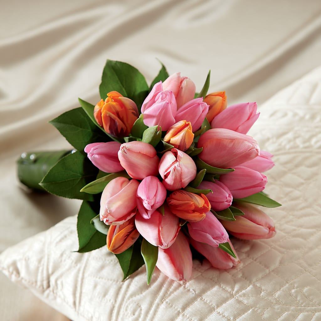 Embraceable Bouquet – The Flower House, Eunice LA