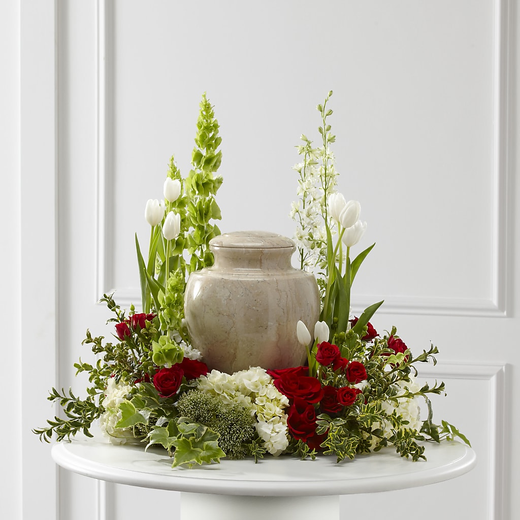Eleganter Blumenschmuck für eine individuell gestaltete Trauerfeier