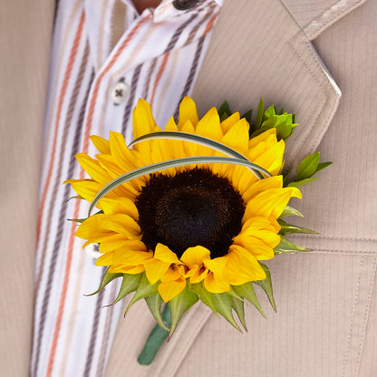 Free Spirit Boutonniere –  The Flower House, Eunice LA